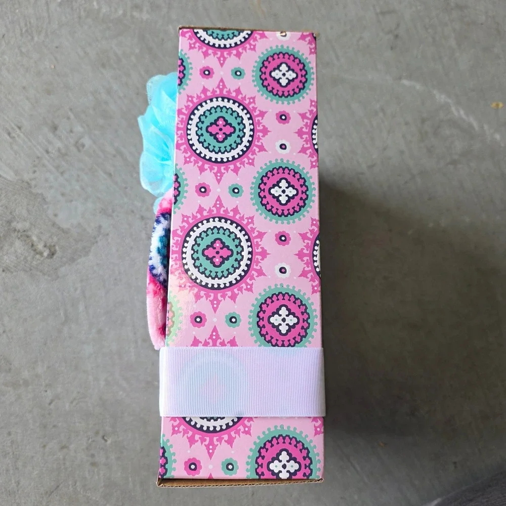 Deluxe Plush 3-Piece‎ Spa Set Pink Paisley Bath Wrap Hair Towel Loofah NIB